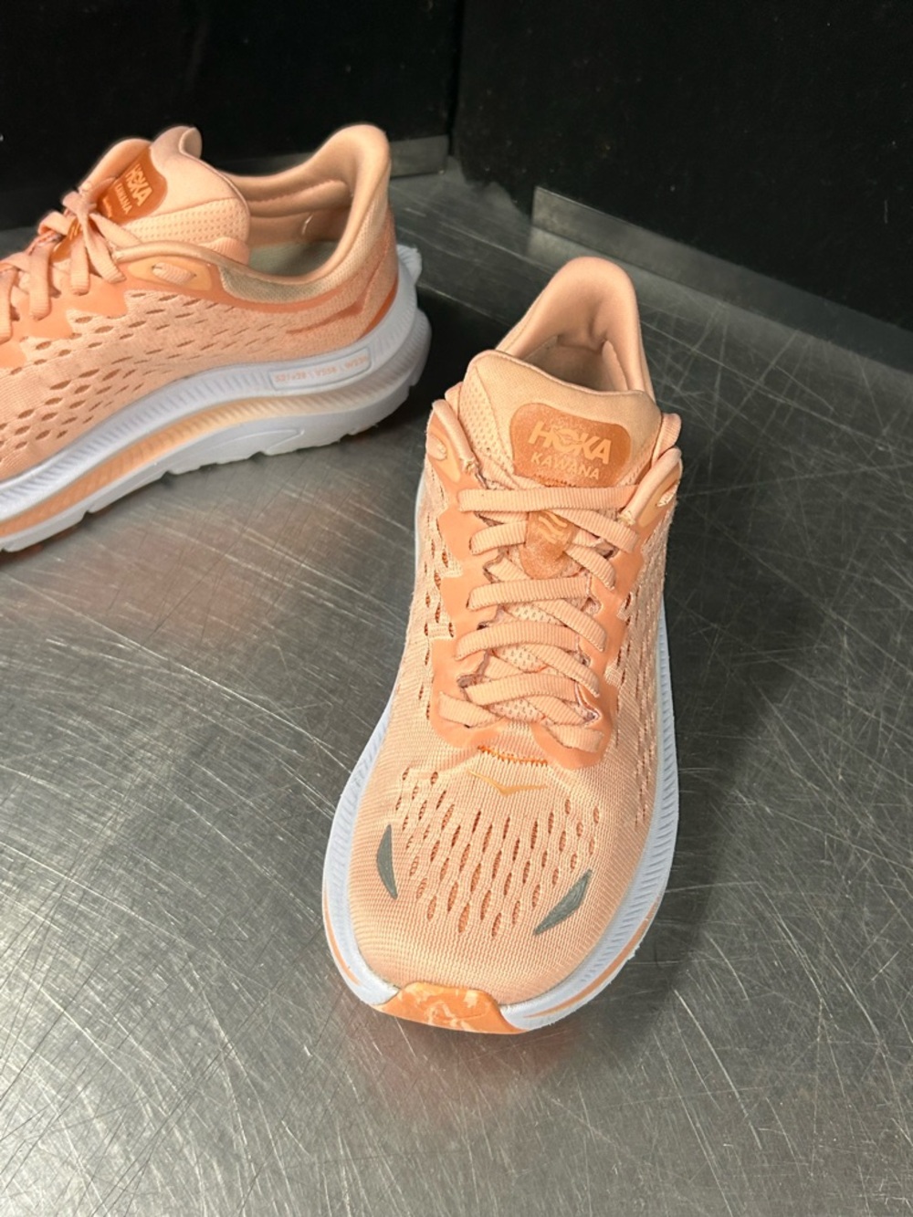 Hoka Kawana Size 5 Women - Picture 2 of 11